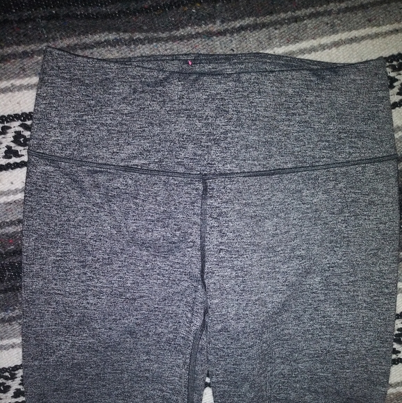 🆕VS | VS Knockout Cropped Heathered Grey & Pink Leggings Size Medium - Picture 10 of 10